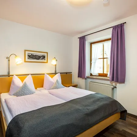 Gästehaus und Ferienwohnungen Egglerlehen-2